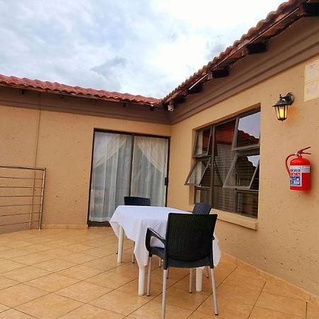 Asda Guesthouse Mogwase 外观 照片