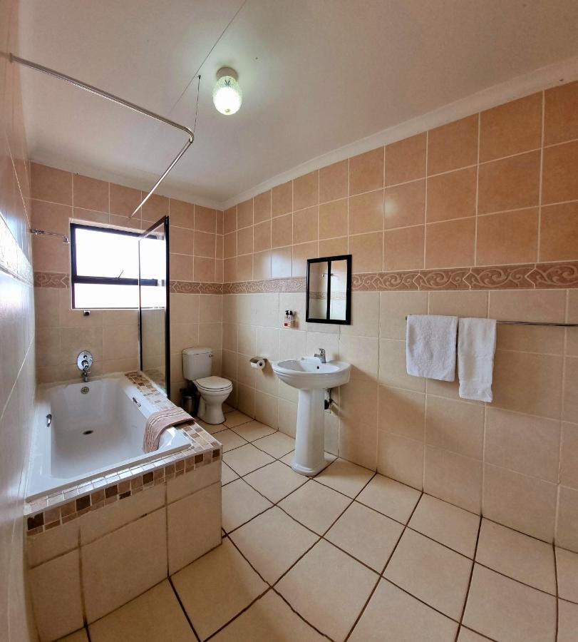 Asda Guesthouse Mogwase 外观 照片