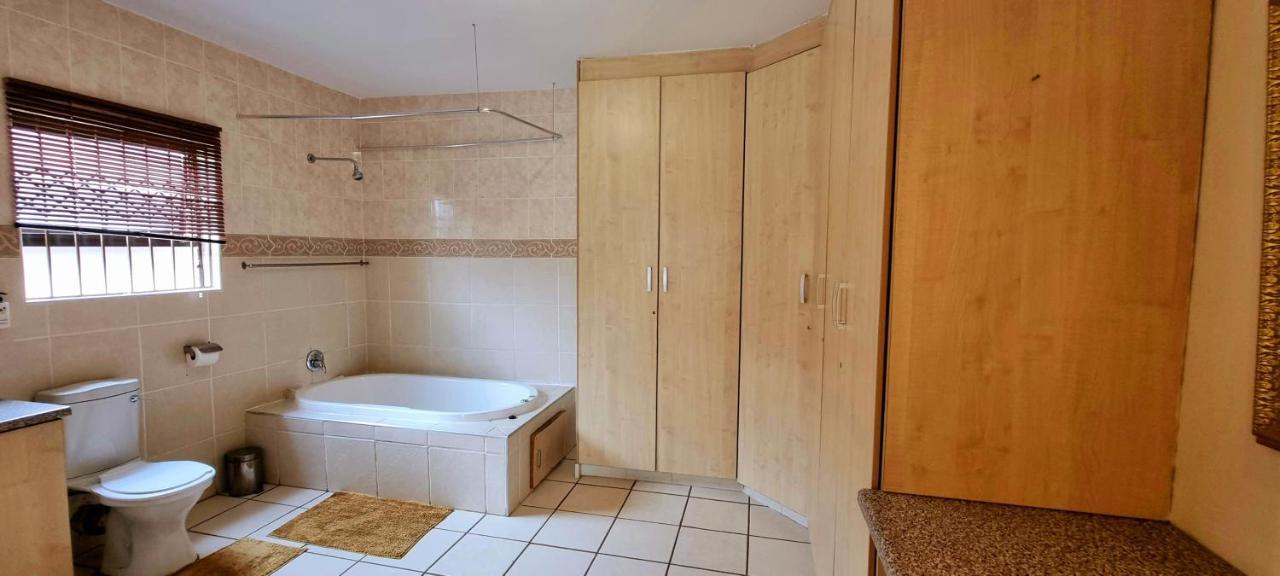 Asda Guesthouse Mogwase 外观 照片